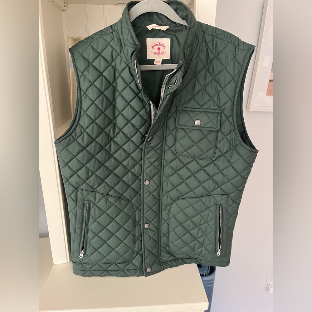 Men’s Brooks Brothers (Red Fleece collection) quilted vest, size Large
